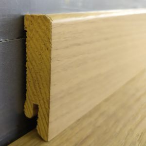 Finierēta grīdlīste pedross balināts ozols lakots 15x60 mm