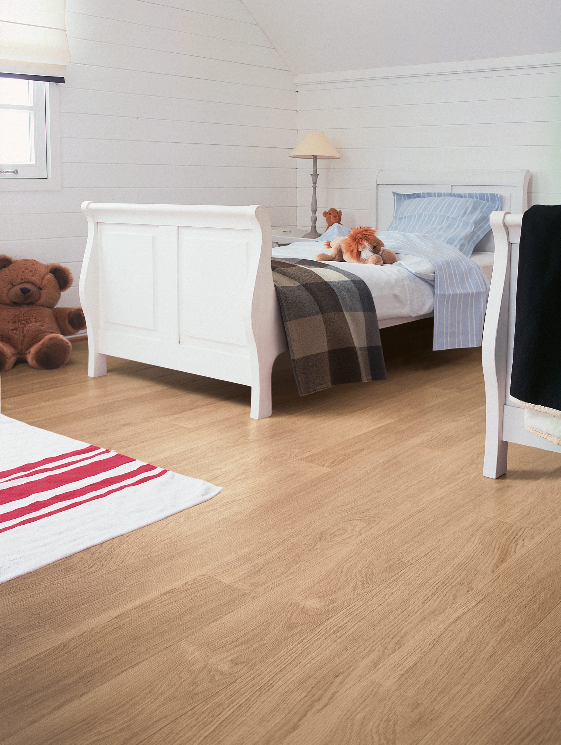 Quick-Step lamināts Eligna Natural varnished oak EL896 32. klase