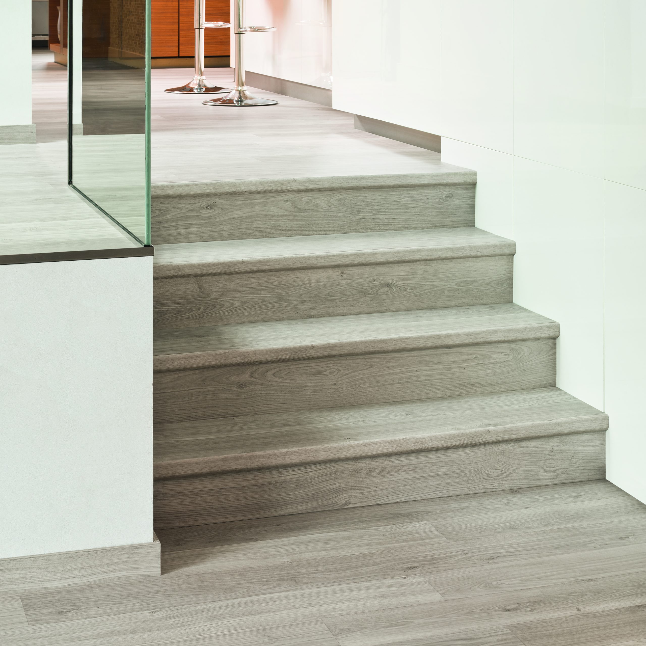 Quick-Step lamināts Eligna Light grey varnished oak EL1304 32. klase