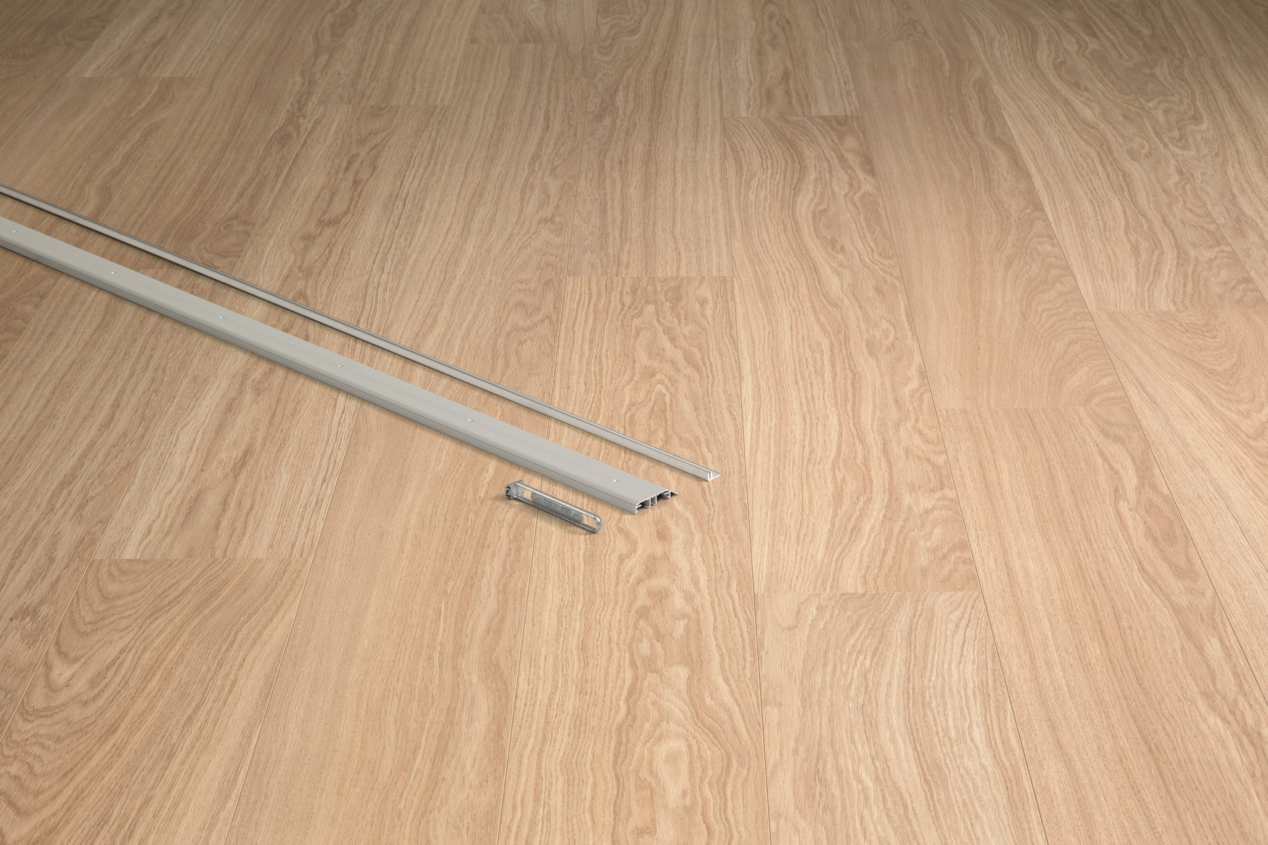 Quick-Step Incizo metāla profils, sudrabs 12mm (komerciālām telpām) QSINCPC12SILVME270