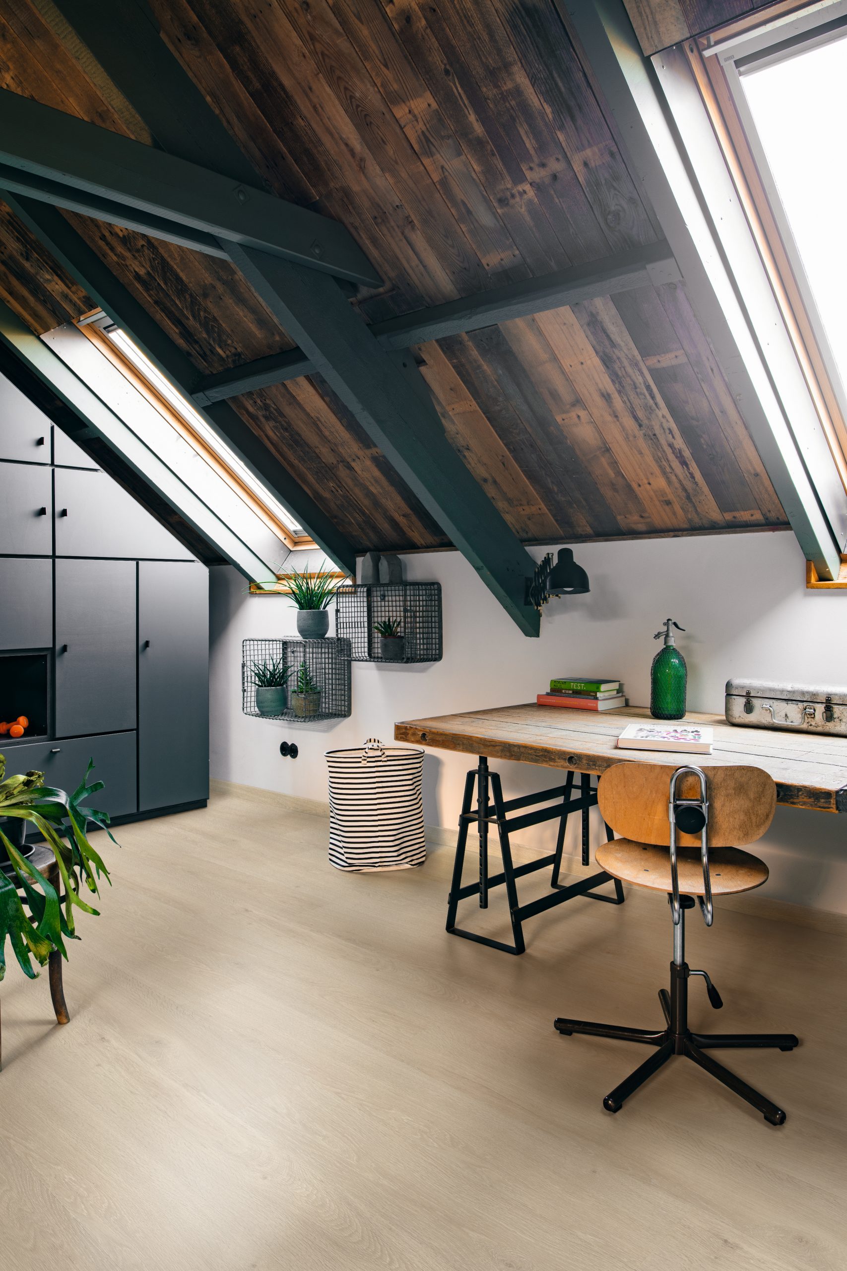 Vinila grīda Quick-Step Alpha Medium Planks Sea breeze oak beige AVMP40080