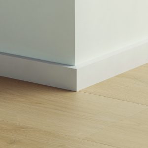 Ūdensizturīga krāsojama grīdlīste QSHSK38PAINT