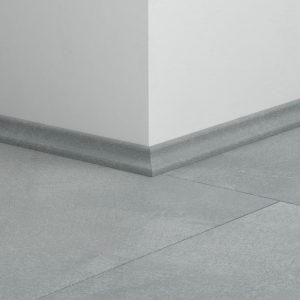 Ламинированный плинтус Quick-Step для винила 17*17*2400 мм