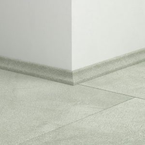 Ламинированный плинтус Quick-Step для винила 17*17*2400 мм